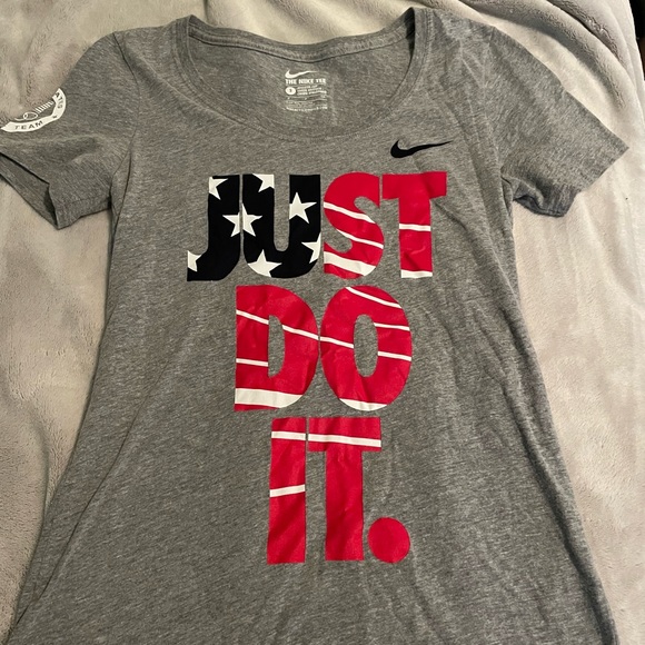 Nike Tee - Picture 1 of 2